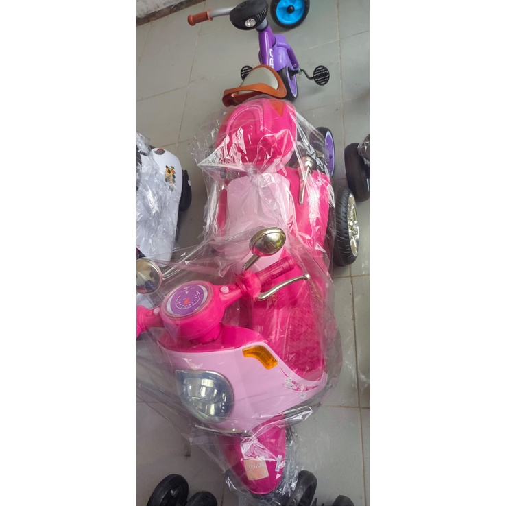 Junior Motor Aki Scoopy / Skuter Anak Pink TR1401