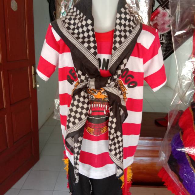 Baju jaranan + udeng segi tiga