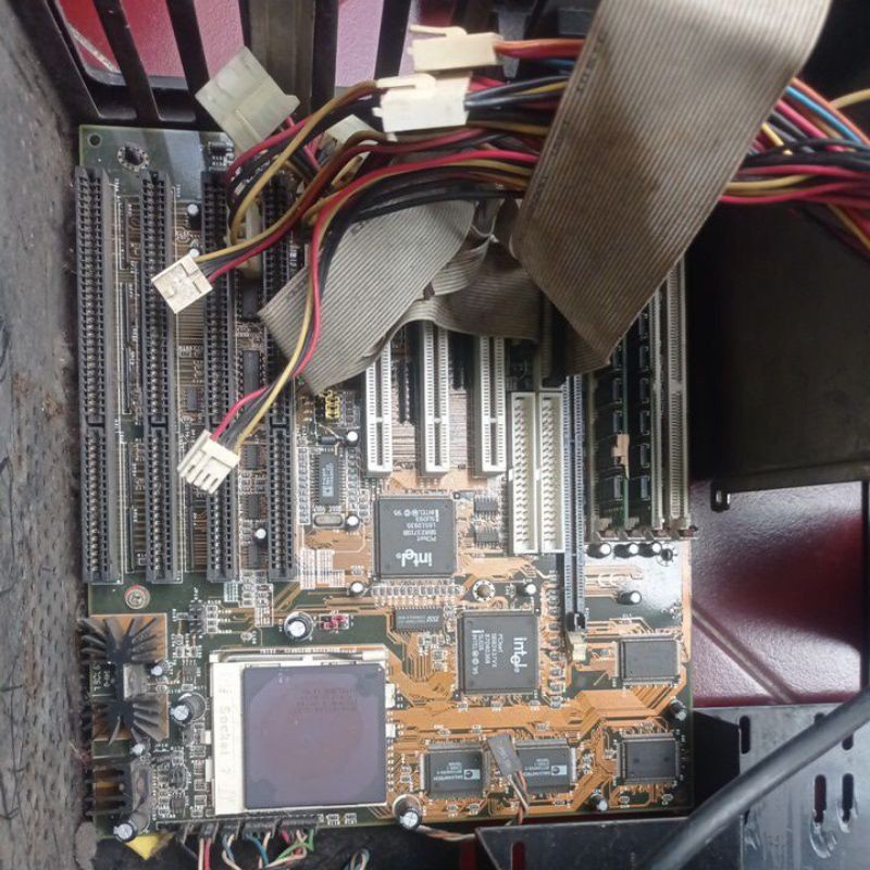 mainBoard Pentium  1 isa 4 intel normal isi lengkap jadul normal