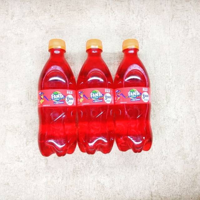 

MINUMAN FANTA STRAWBERRY PET 250ML