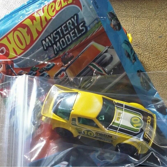 2018 Hot Wheels - Mystery Models - Mazda RX-7