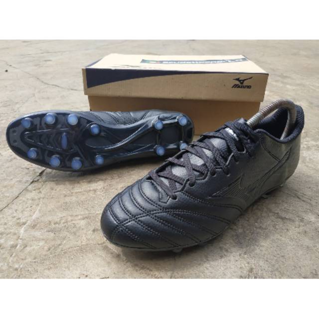 Sepatu Bola Mizuno Morelia