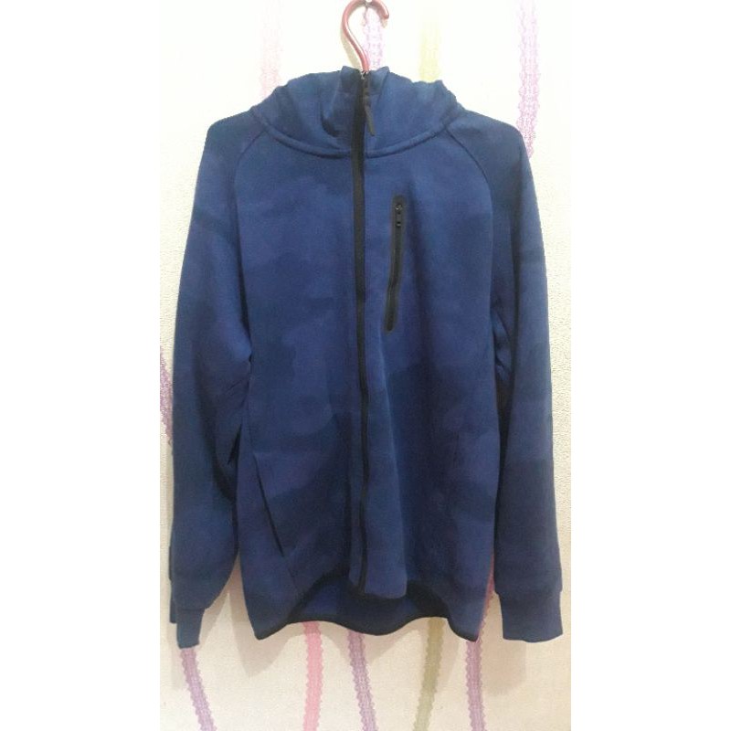uniqlo zip hoodie
