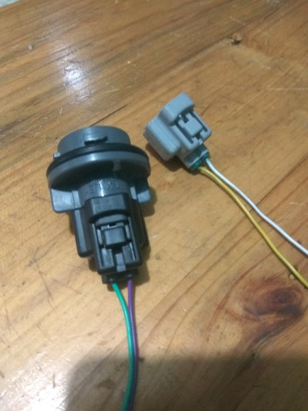 SOKET LAMPU SEN DEPAN TOYOTA ETIOS