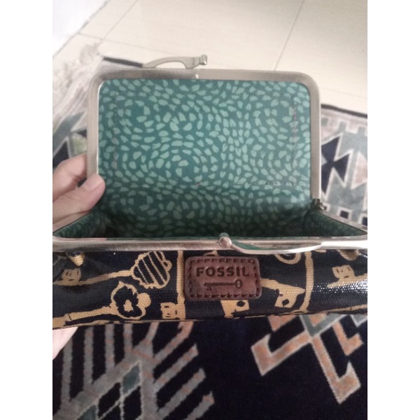 Fossil keyper pouch