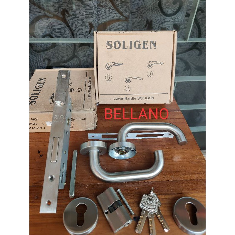 Handle pintu atau laver handle merk Soligen dengan bodi kunci