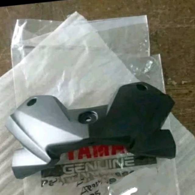 cover dudukan visor aerox 125 original Yamaha