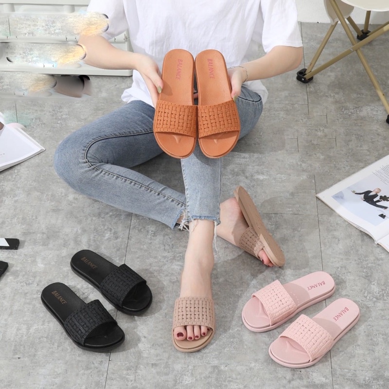 Sandal Karet Kokop Anyam Lubang 956W6