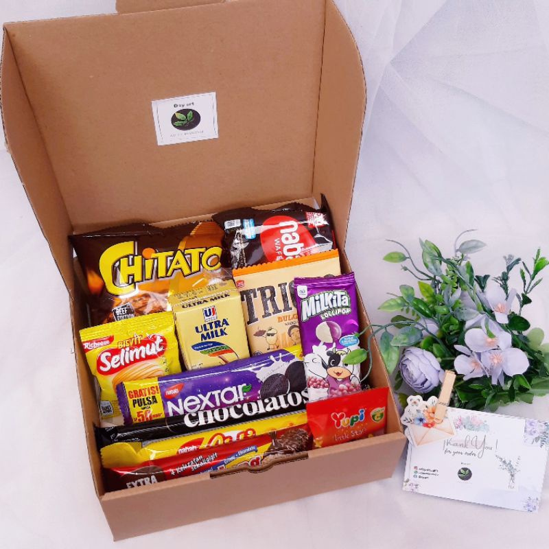 

Hadiah Snack Box - Gift Parcel - Snack Hampers