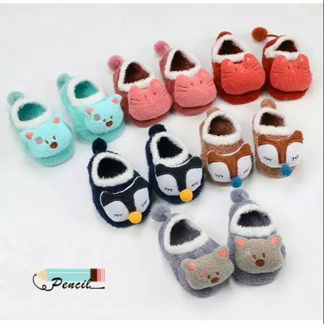 Sepatu prewalker bulu bayi 0-12 bulan