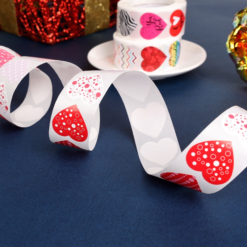 500pcs / Roll Stiker Label Bentuk Hati Untuk Dekorasi Scrapbook / Baking / Hadiah