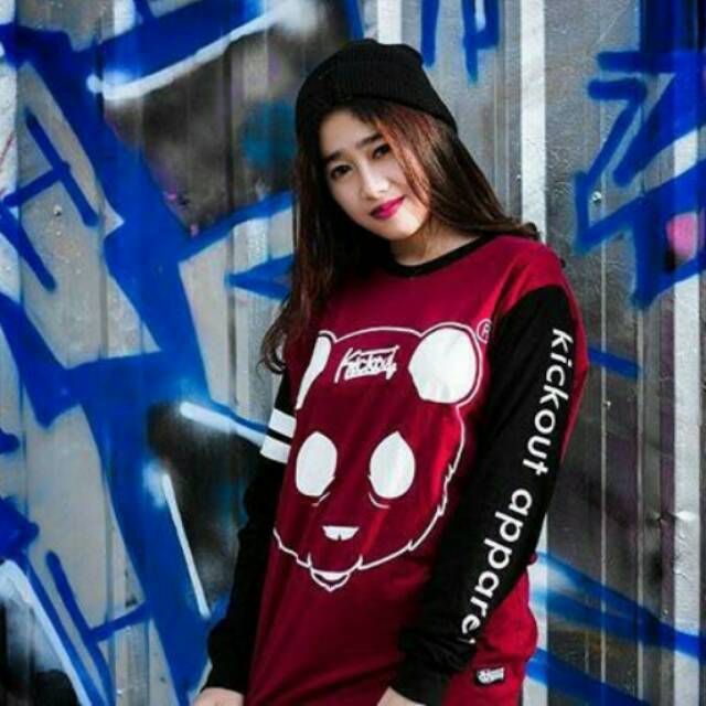 Kaos Distro Kickout Apparel