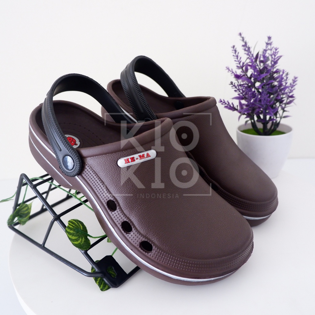 Sandal Kodok Sendal Kodok Nyaman Sandal Sport Sandal Kamar Mandi Antislip Sandal Rumah Baim Perawat 956M-Coklat