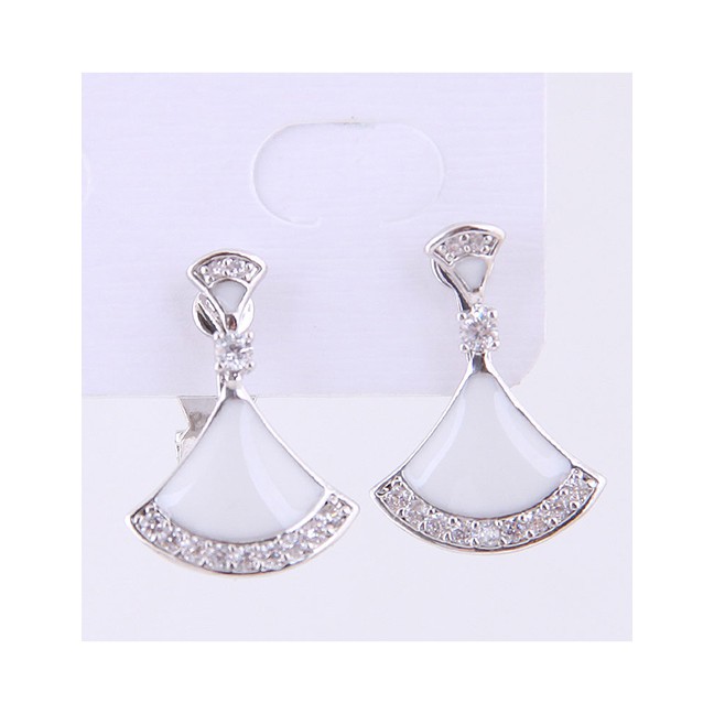 LRC Anting Tusuk Fashion Copper Micro-inlaid Zircon Shell-shaped Earrings A59002