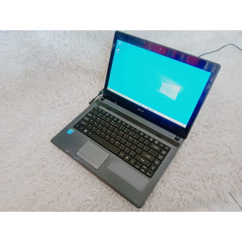 N36 Laptop Acer Aspire 4739 Ram 2gb HDD 150gb core i3