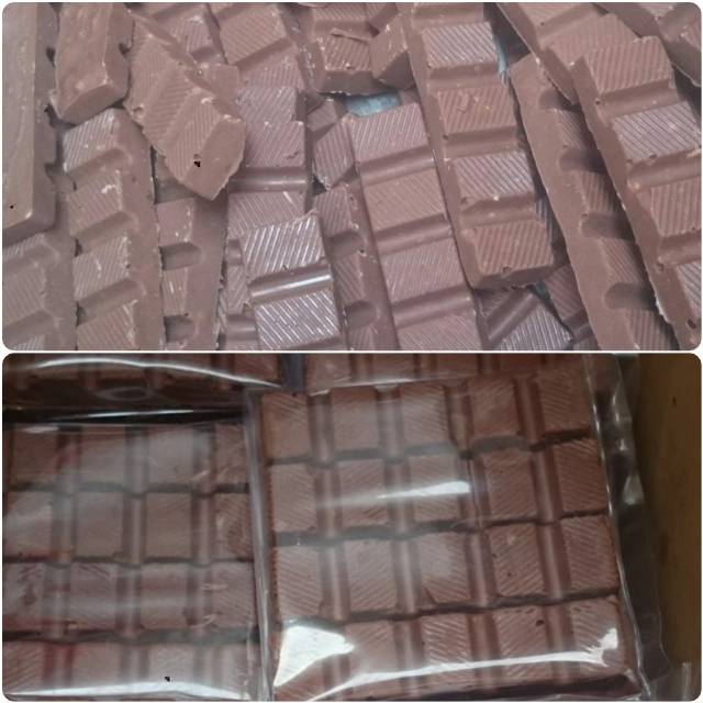 

Coklat batang 325gr bahan Leburan SQ 1pack isi 8 ENAAAAKK
