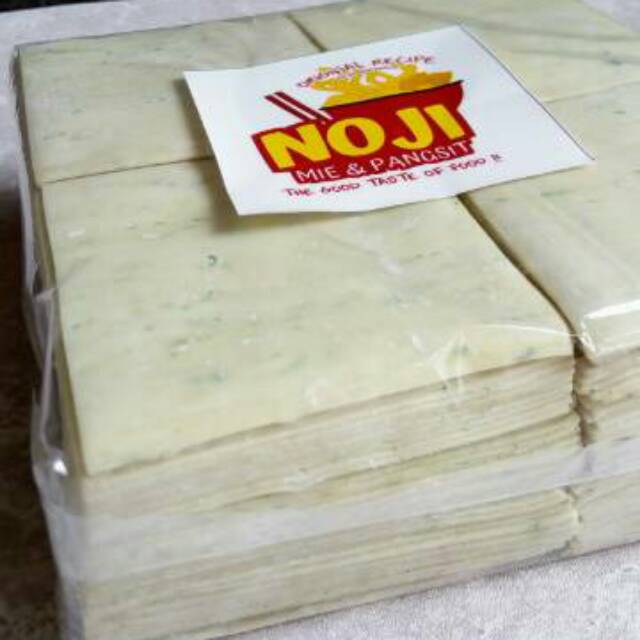 Kulit pangsit noji polos/pedas/bawang/rendang 1kg (BISA PILIH UKURAN 7-12CM)