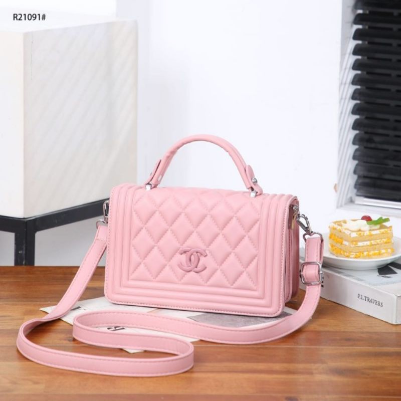 R21091 CHANEL Classic Boy