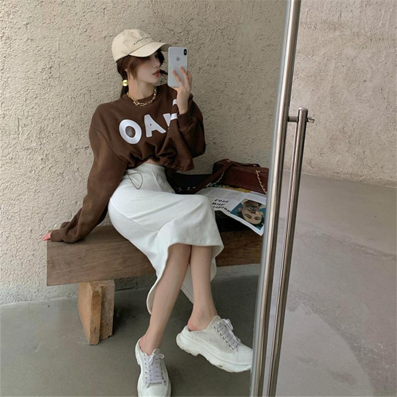 Sweater Pendek Coklat Kecil Wanita Atasan Pullover Huruf Longgar Tali Longgar