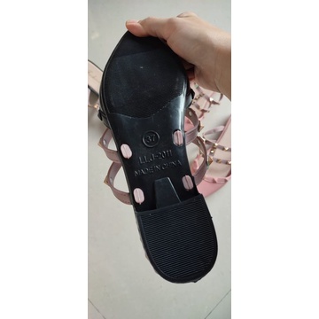 Valentino Stud heels wanita no brand