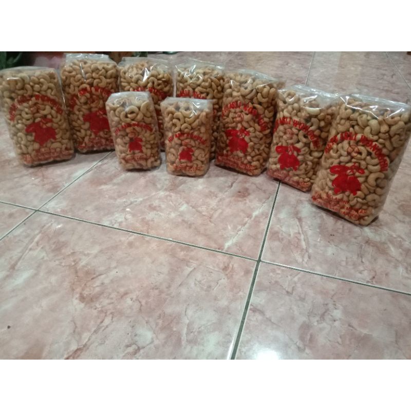 

Kacang Mede/Mete Matang Mentah Super, Renyah Gurih Asli Wonogiri