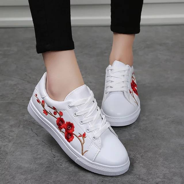 Inas Sepatu Sneaker Wanita