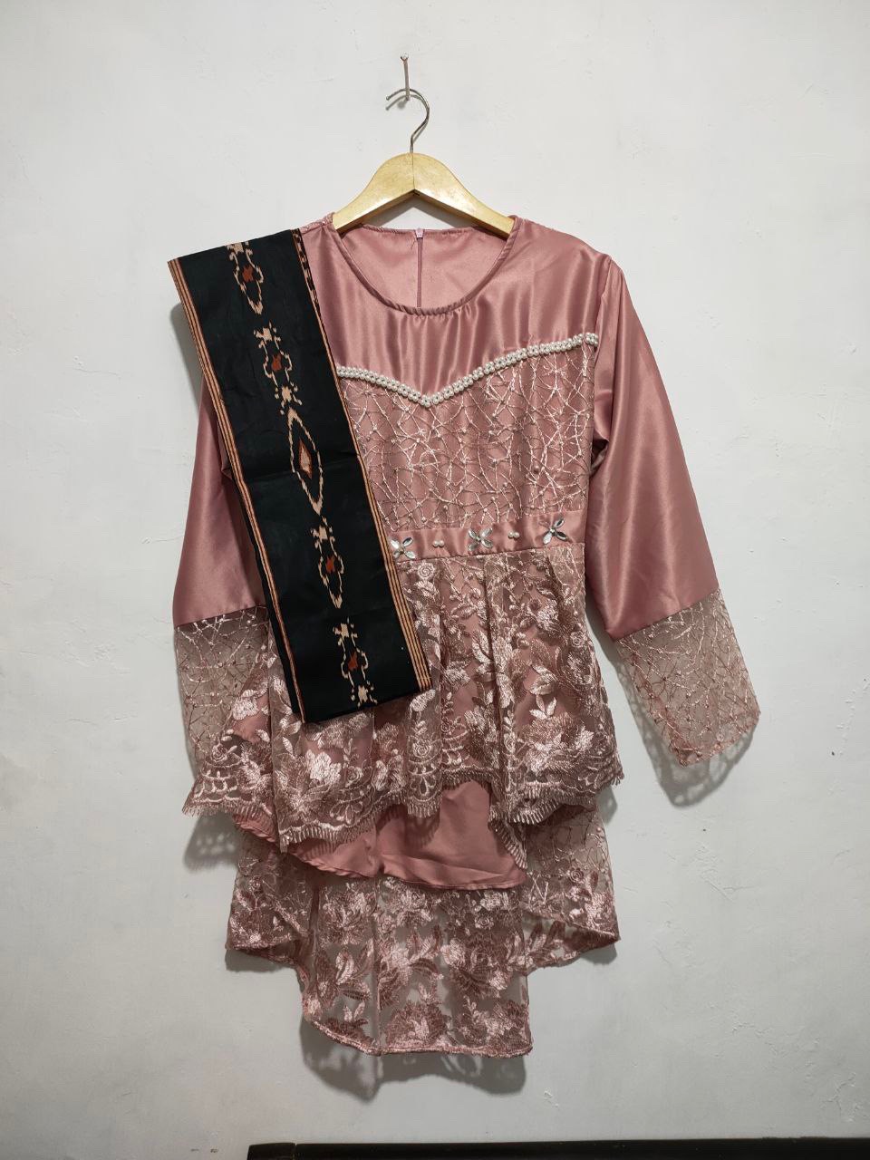 Batik Couple Kebaya Set Adifa Series Tunangan Lamaran Wisuda Kondangan Kekinian 2021