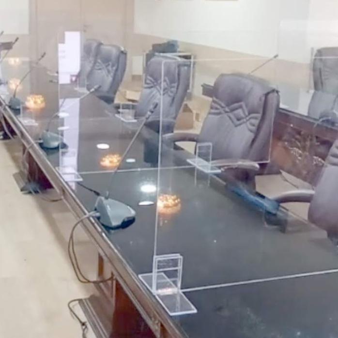 Pembatas Akrilik Sekat Partisi Meja 3Mm 65X120Cm