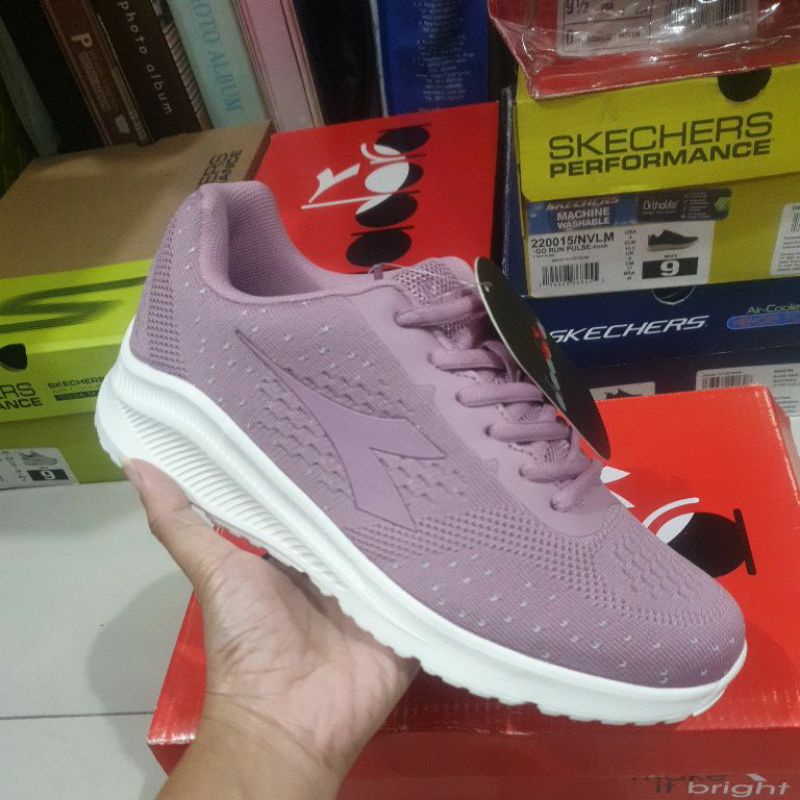 diadora acenta lilac. diadora women
