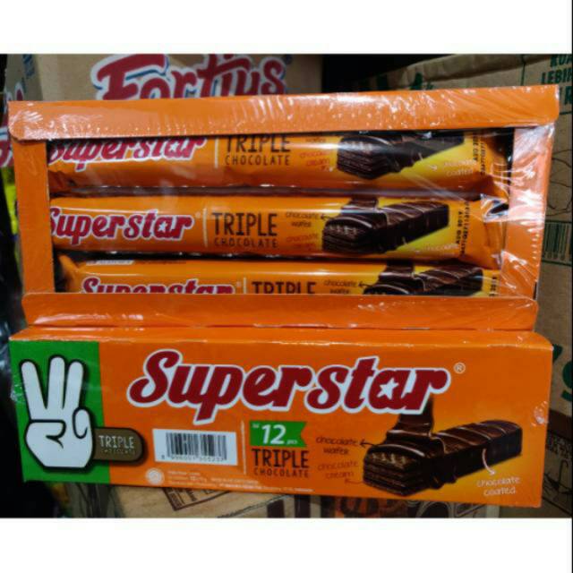 

Superstar Triple Choco Wafer - Netto 12 pcs x 18gr Jajanan murah jogja