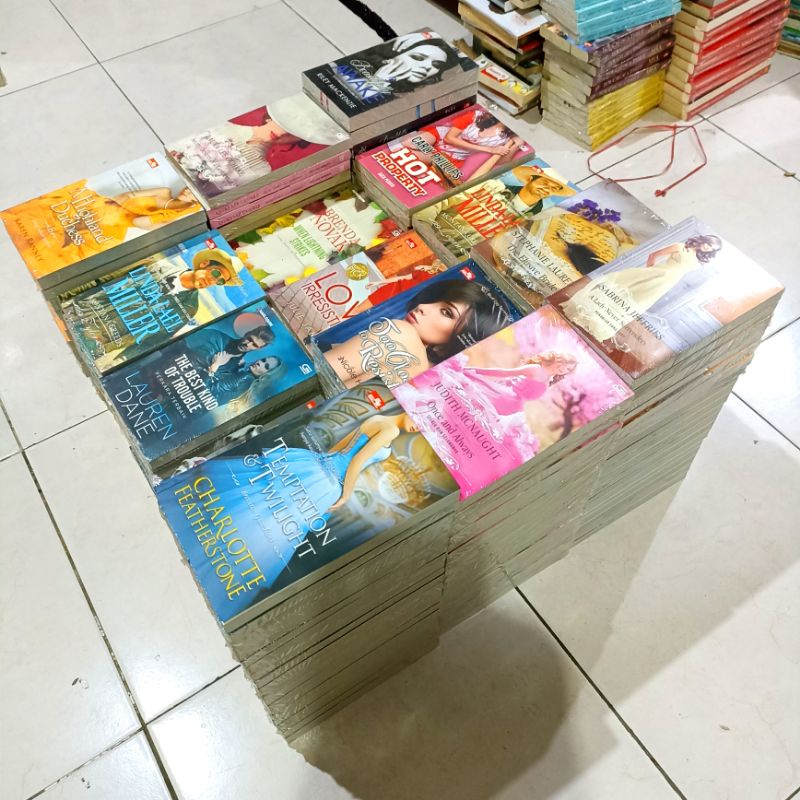 OBRAL SUPER MURAH BUKU NOVEL TERJEMAHAN HARLEQUIN - HERLEQUIN / NOVEL DEWASA / NOVEL REMAJA / ORIGINAL #26D-2