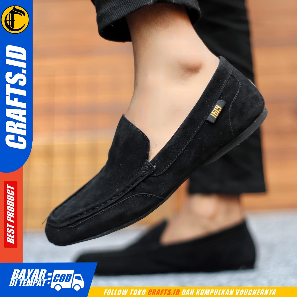 CRAFTS X MOODMAX Sepatu Slip On Pria Sepatu Casual Pria Slip Slop Kulit Suede AntiSlip Cowok/Cowo Original Sepatu Kasual Kerja Kantor Kondangan Gaya Santai Keren Kekinian Murah Terlaris