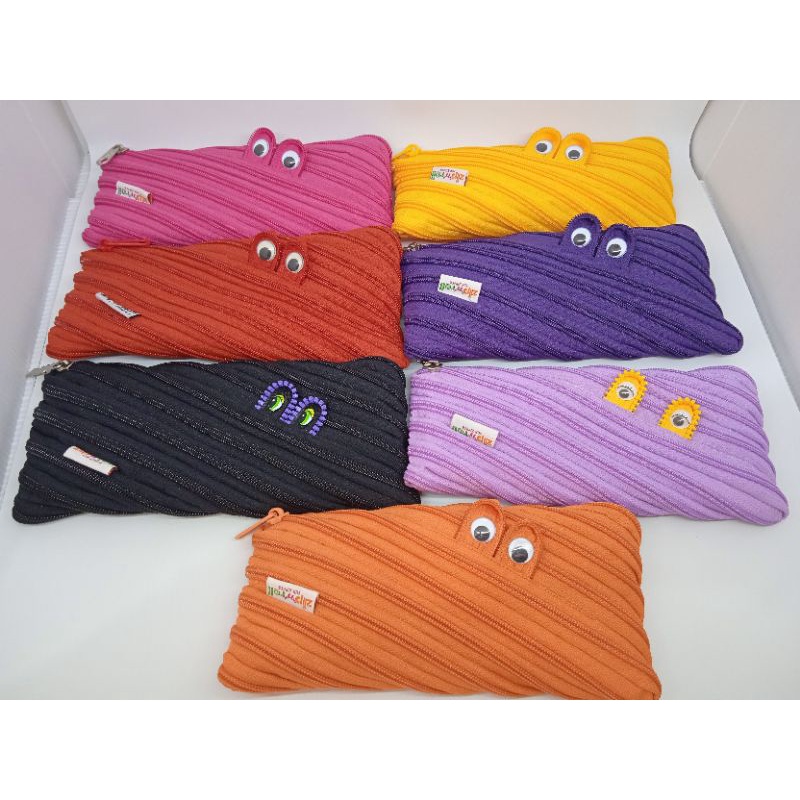 

STATIONERY KARAKTER MONSTER ZIP N ROLL Tas/pou