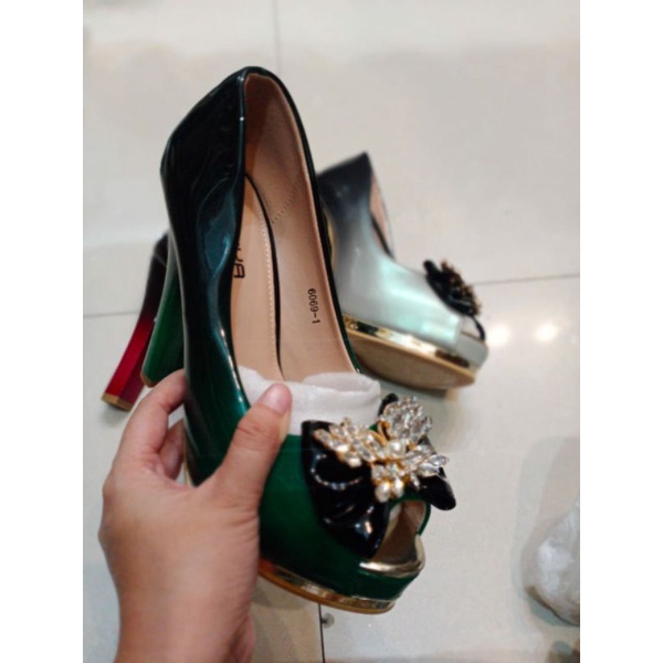 Sepatu high heels sofiya