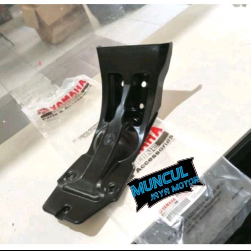 Spakbor Belakang Kolong WR155 WR 155 Original Yamaha Yamaha