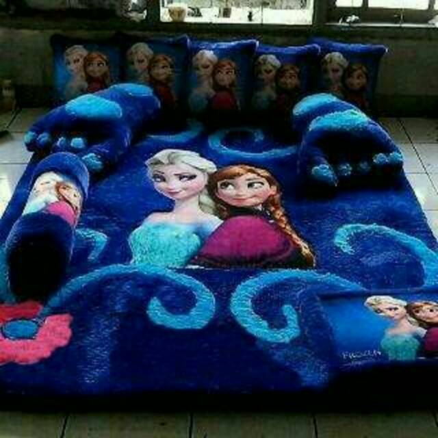 Karpet Rasfur Fullset Isi 8 Bantal Dan 1 Keset