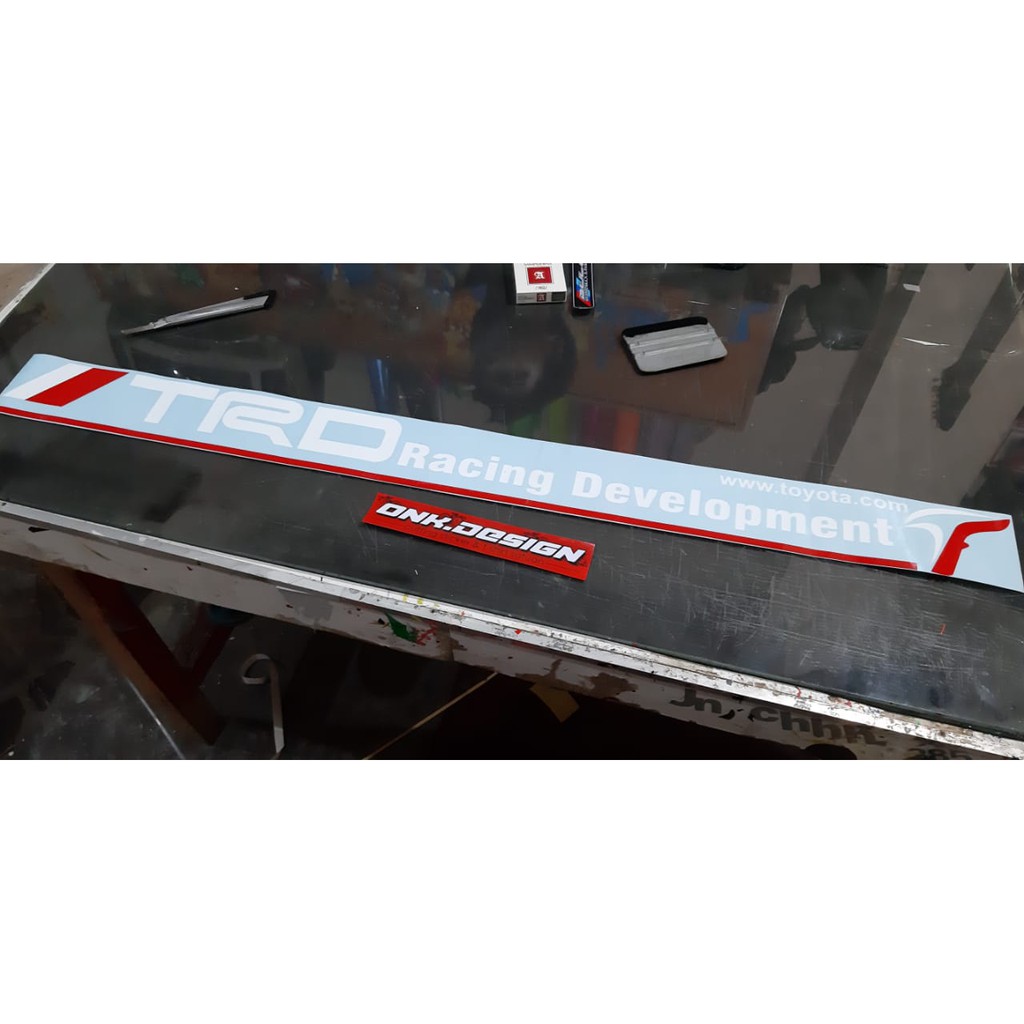

cutting sticker stiker bebas desain printing waterproof label merk laminasi 132