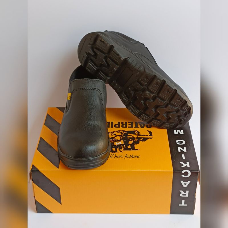 Sepatu Safety Slip On Bahan Kulit Ujung Besi Anti Slip