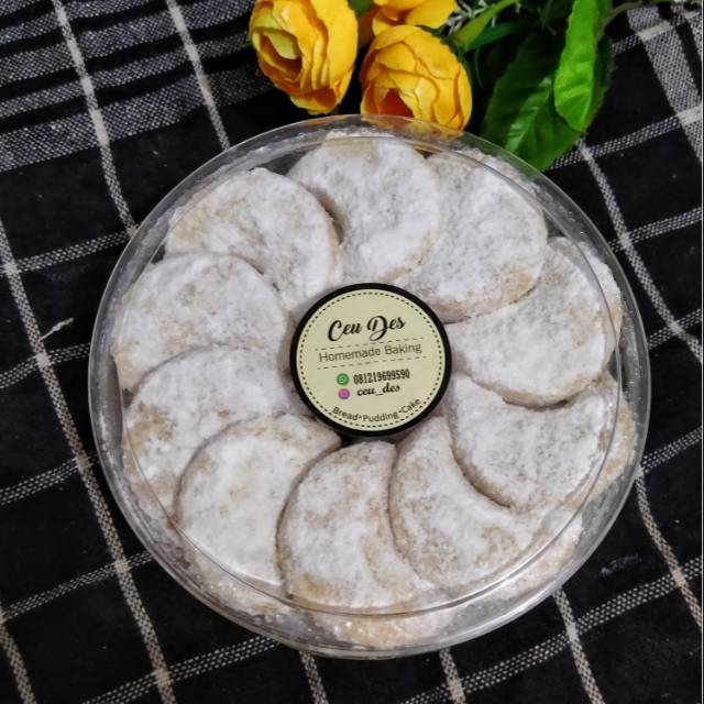 

Kue Putri Salju