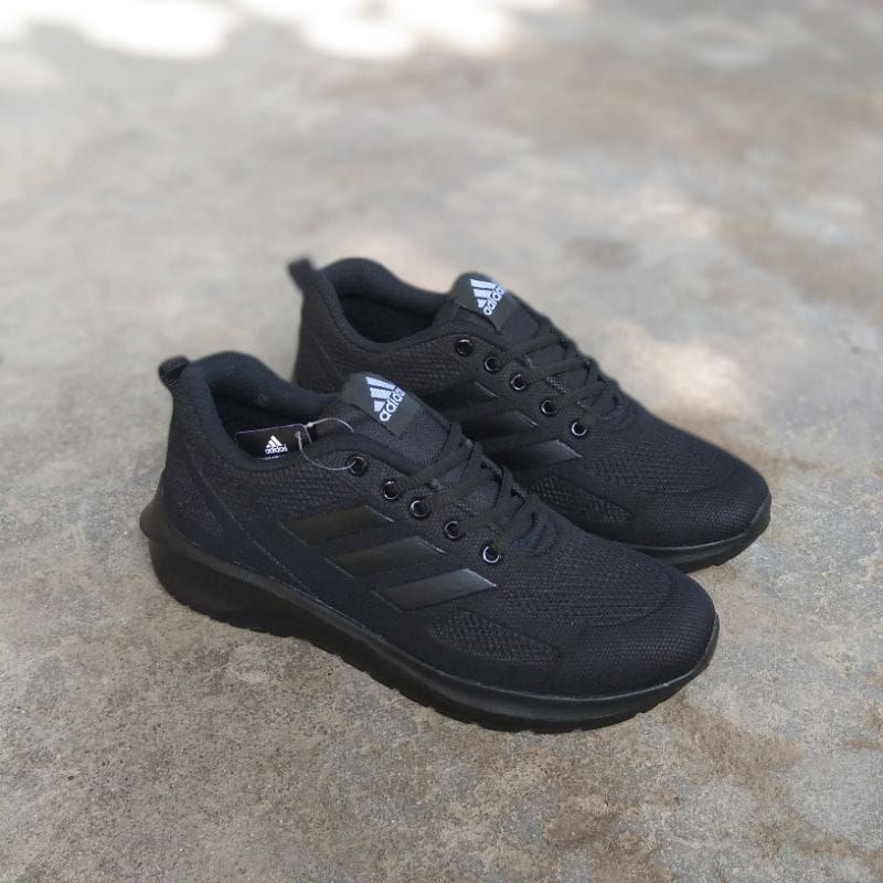 Sepatu Sekolah / Sepatu Adidas Hitam Putih / Sepatu Hitam Polos Pria/Wanita / Sepatu kerja