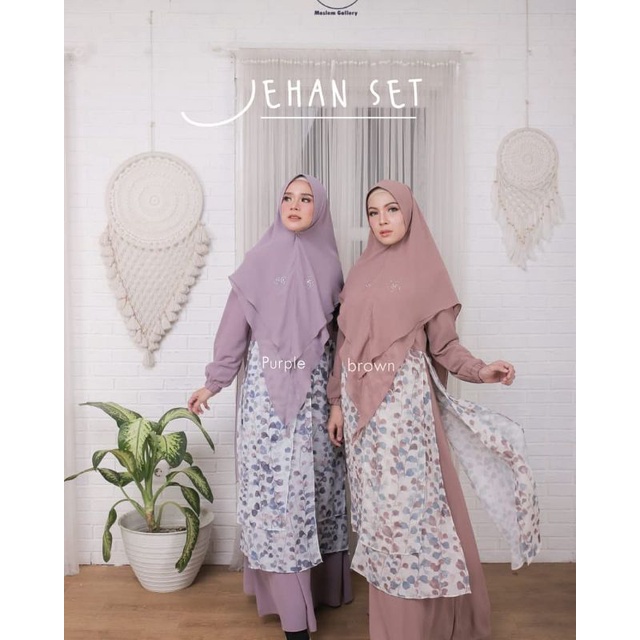 JEHAN SET BY LYA MOSLEM GALLERY