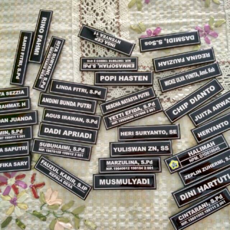 BAHAN NAME TAG AKRILIK/ukuran 8x2cm