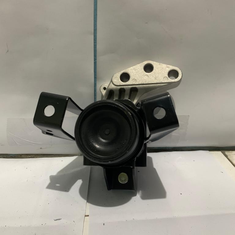 Engine mounting Kanan RH Suzuki Ertiga R3