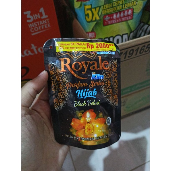 Royale So klin Parfune series Hijab Black Velvet Pewangi Pakaian saset 58ml