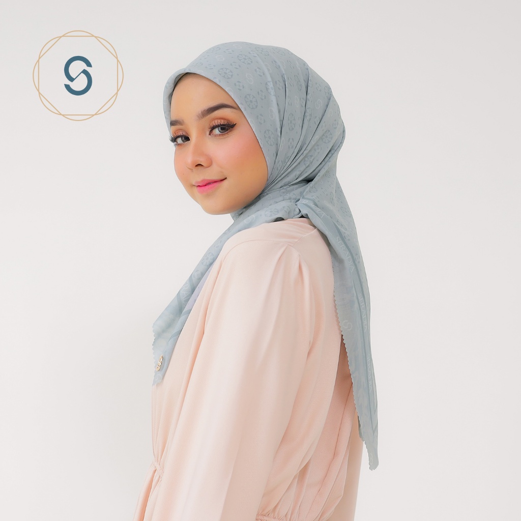 Seradia Hijab Segi Empat Monogram 2.0-Moire