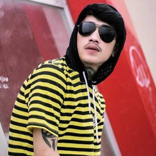  Kaos  Hoodie Distro Unisex Cewek Cowok Kuning Motif  Salur  