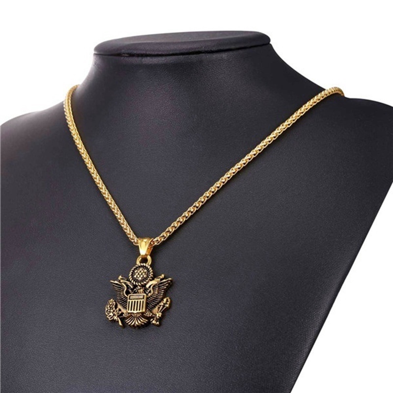 New men's fashion Eagle Pendant Necklace souvenir jewelry