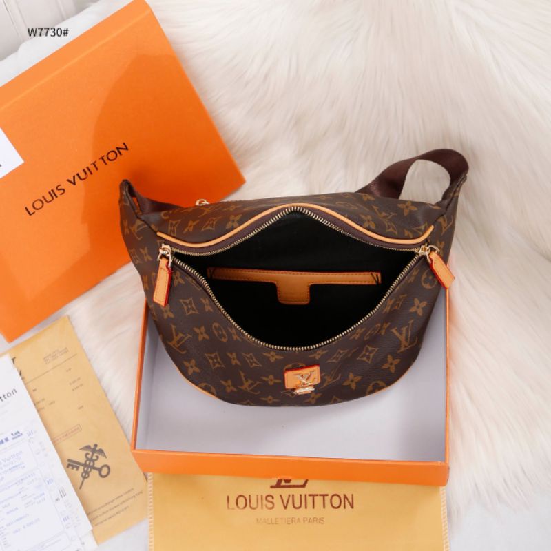

BUMBAG MONOGRAM EDITION WITH BOX AND PAPERBAG W7730*