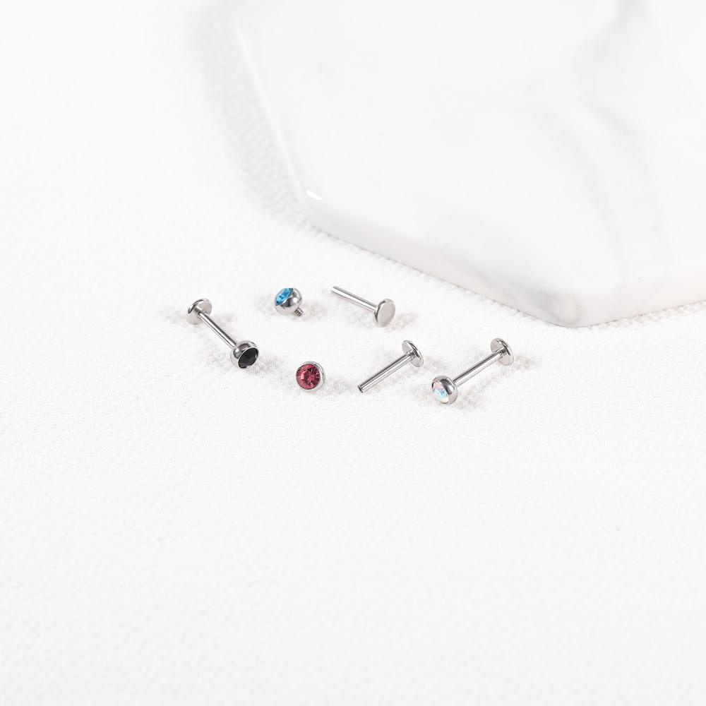 1pc Anting Stud Tindik Bibir Tulang Rawan Bahan Stainless Steel Ukuran 2 / 3 / 4mm