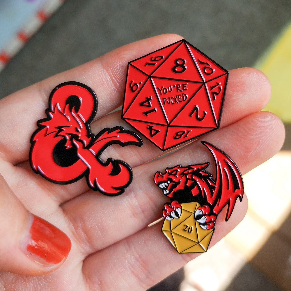 Dungeons and Dragons D20 Bros Pin Enamel Bentuk Dadu RPG D &amp; D 1980 's Untuk Aksesoris Pakaian